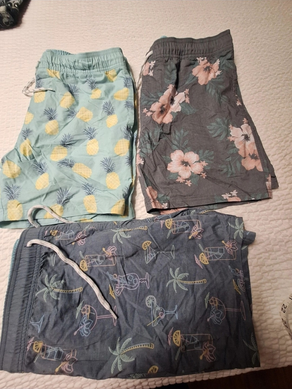 Goodfellow & Co Lot Of Three Elastic Waistband Beach Shorts.size Large